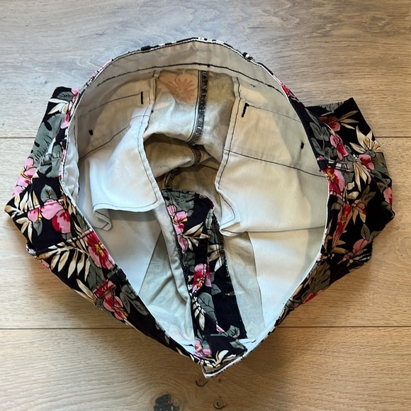 Levi’s Tropical Print Mens Short Festival Shorts in Size 38 - Picture 4 of 6